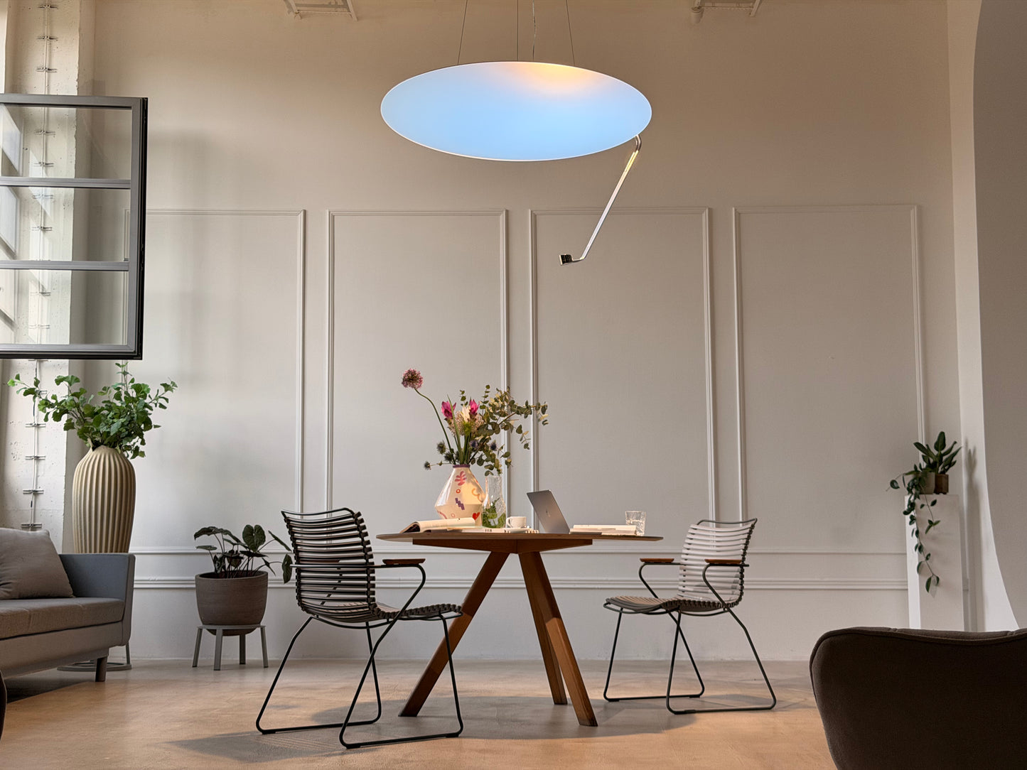 Complimentary Sunday Light